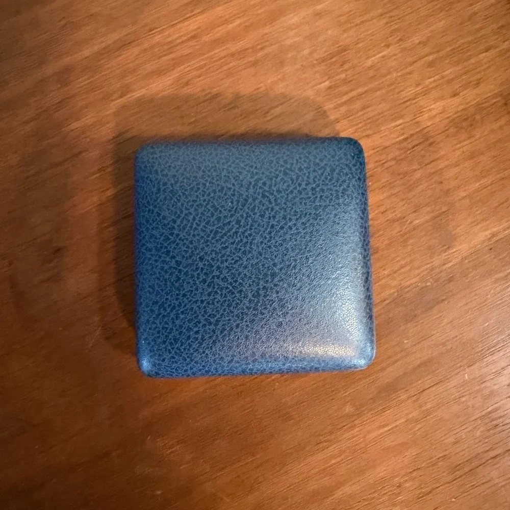 Mikimoto Luxurious Blue and Cream Jewelry Case - Picture 3 of 5
